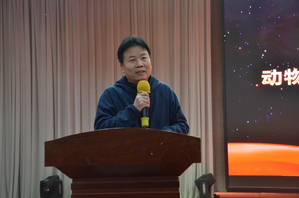 教师代表郭良兴博士发言